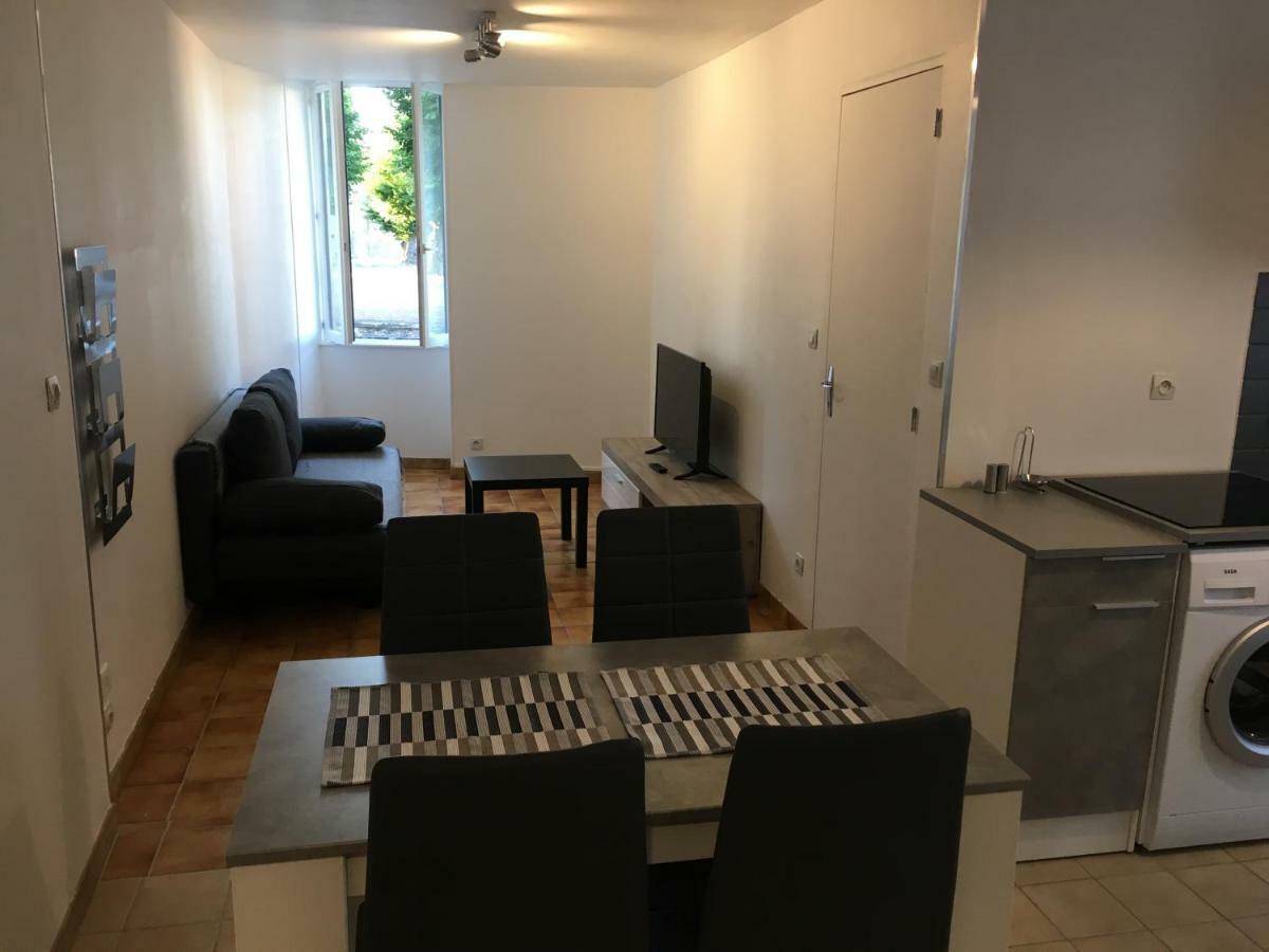 Charmant T2 Rdc Dans Residence Avec Parc Arbore Saint-Pierre-le-Moûtier Exterior foto
